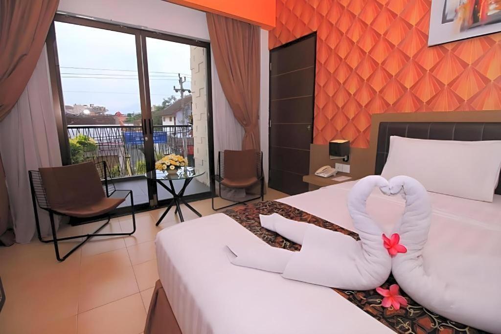 Grand Malioboro Yogyakarta Hotel Exterior photo