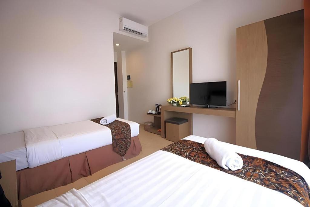 Grand Malioboro Yogyakarta Hotel Exterior photo