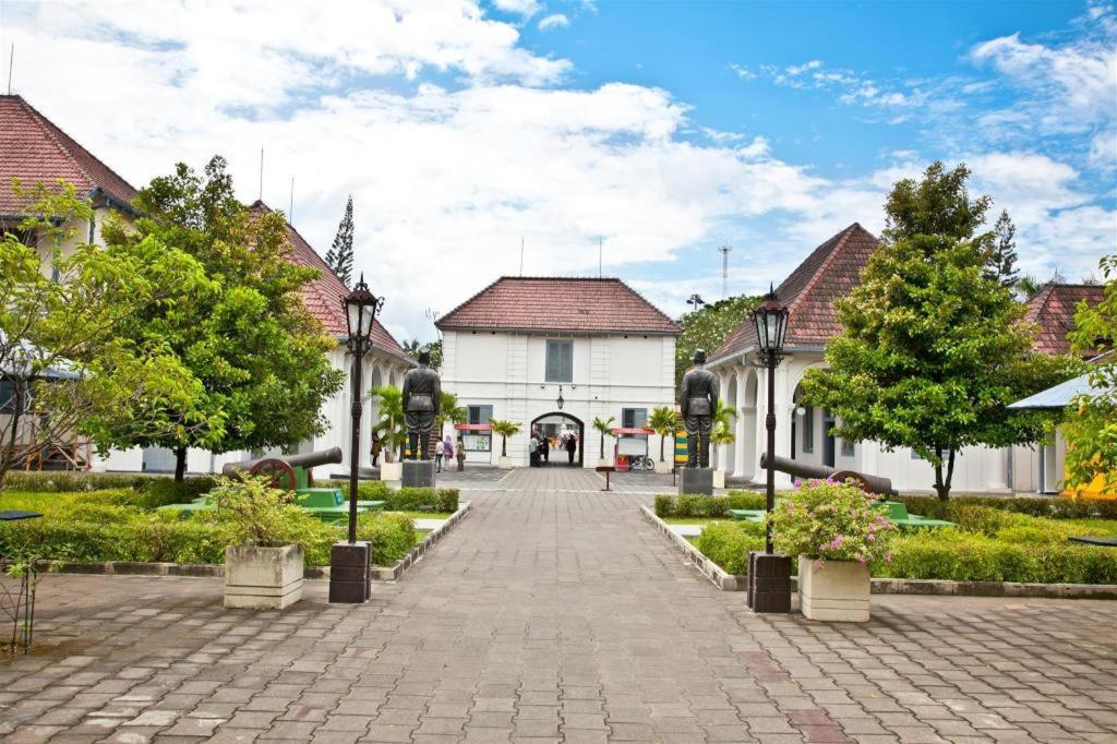 Grand Malioboro Yogyakarta Hotel Exterior photo