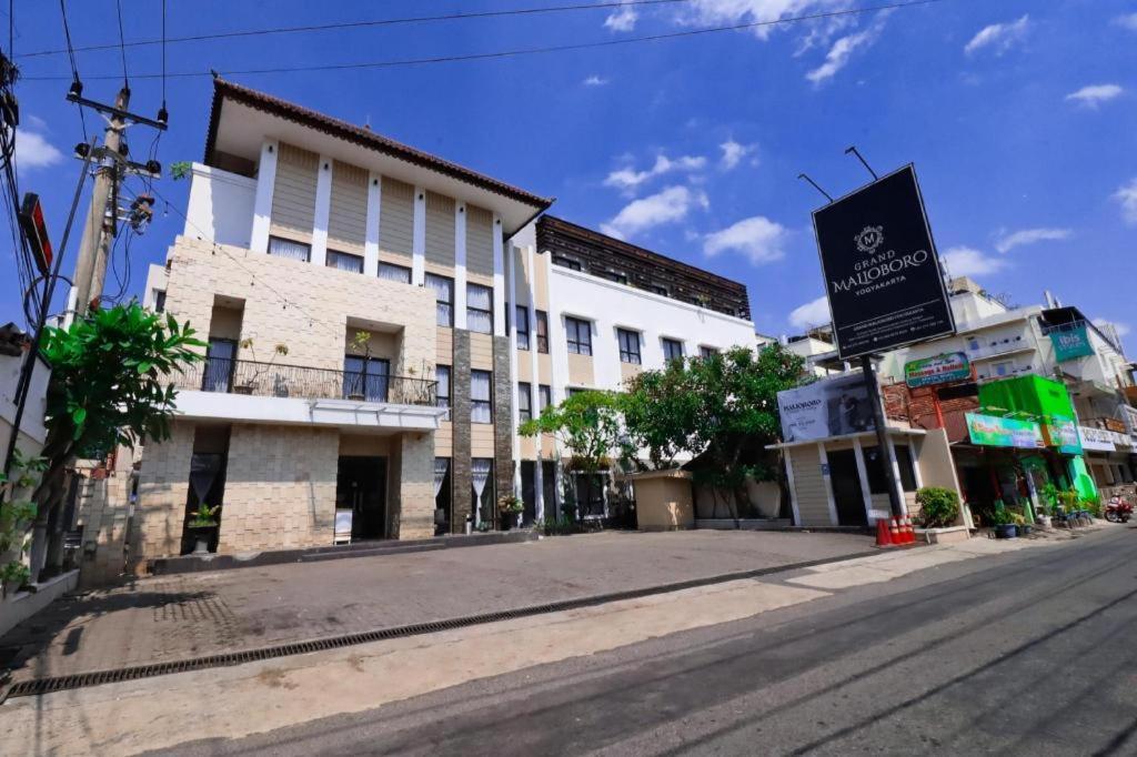 Grand Malioboro Yogyakarta Hotel Exterior photo