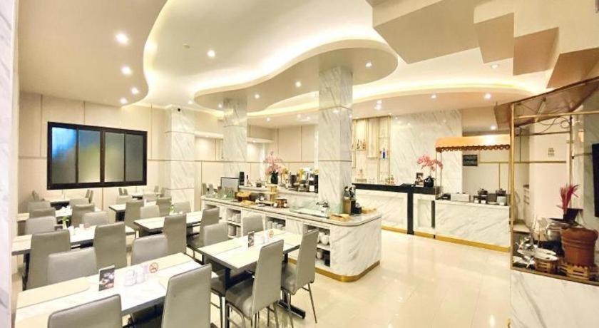 Grand Malioboro Yogyakarta Hotel Exterior photo