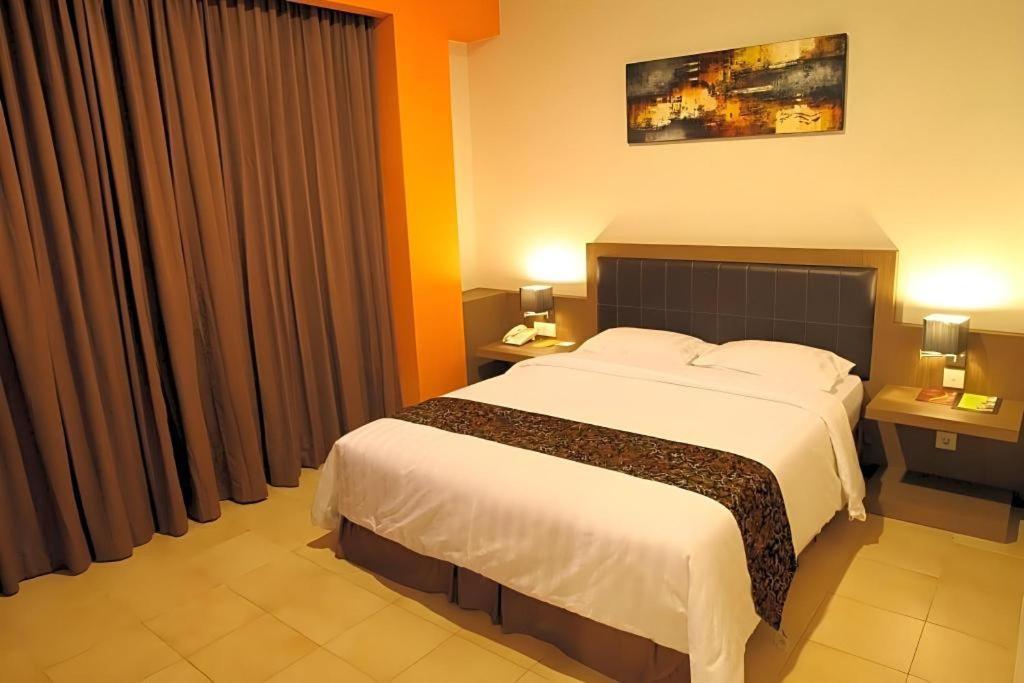 Grand Malioboro Yogyakarta Hotel Exterior photo