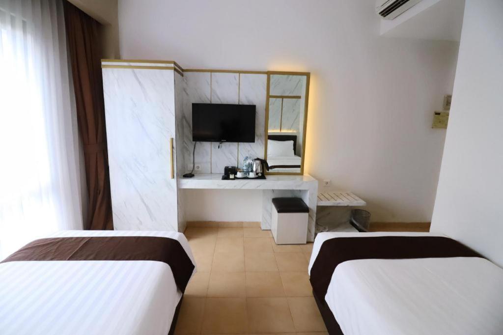 Grand Malioboro Yogyakarta Hotel Exterior photo