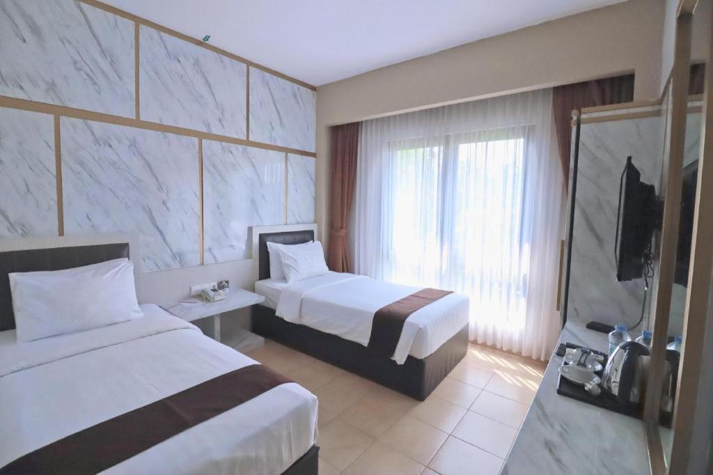 Grand Malioboro Yogyakarta Hotel Exterior photo
