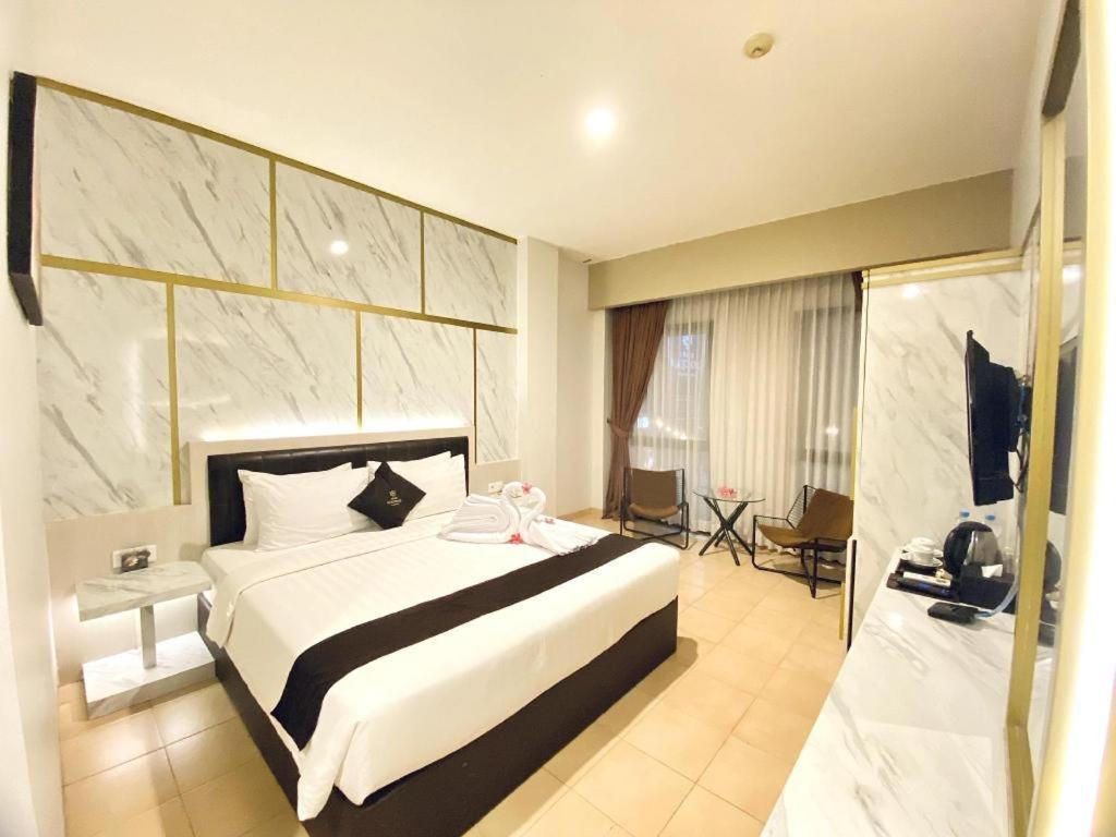 Grand Malioboro Yogyakarta Hotel Exterior photo