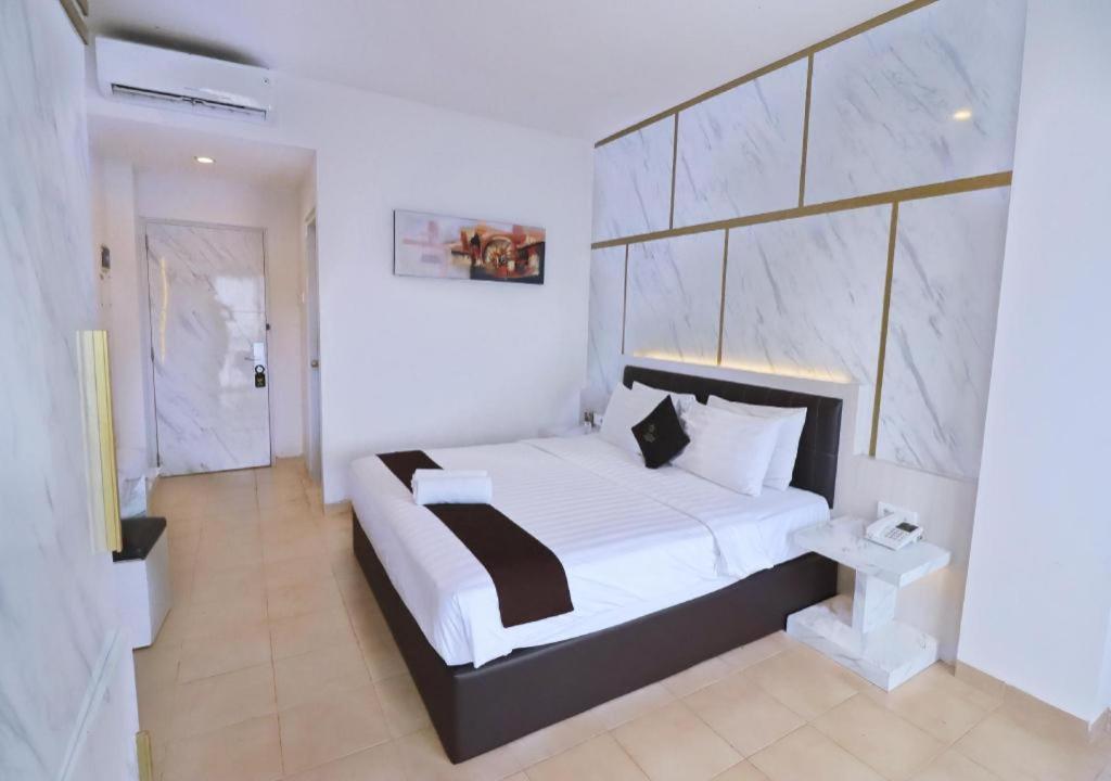 Grand Malioboro Yogyakarta Hotel Exterior photo