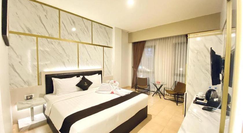 Grand Malioboro Yogyakarta Hotel Exterior photo