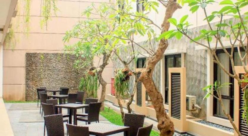 Grand Malioboro Yogyakarta Hotel Exterior photo