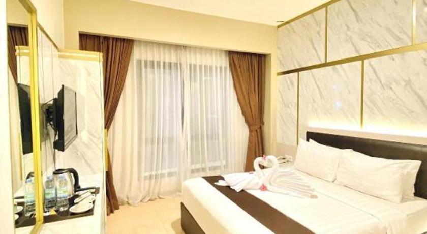 Grand Malioboro Yogyakarta Hotel Exterior photo