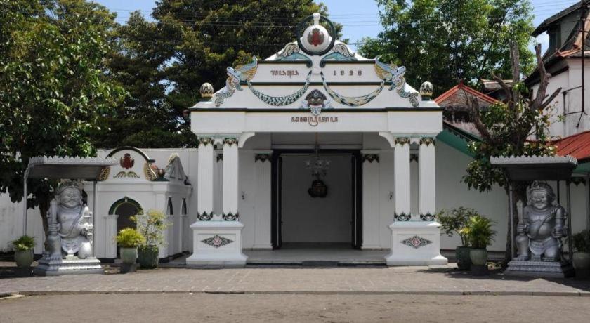 Grand Malioboro Yogyakarta Hotel Exterior photo